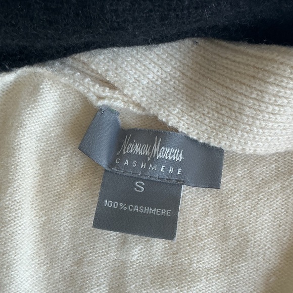 Neiman Marcus Cream and Black Cardigan Sz S - Picture 5 of 10